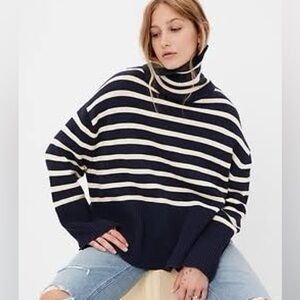 Gap Striped 24/7 Split Hem Oversized Turtleneck Sweater size small